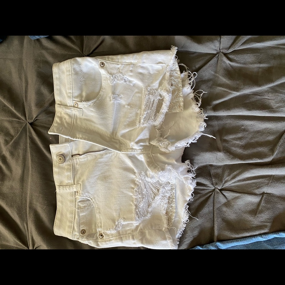 White American Eagle Hi rise shorties